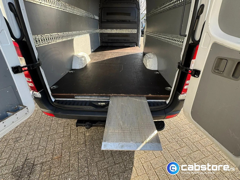 Mercedes-Benz Sprinter 316 CDI L3/H2 316 CDI Euro 5 - L3/H2 - Automaat - Geïntegreerde rijplaten in vloer - Bearlock - Year 2015 - Nieuwe banden - Furgão: foto 5 Mercedes-Benz Sprinter 316 CDI L3/H2 316 CDI Euro 5 - L3/H2 - Automaat - Geïntegreerde rijplaten in vloer - Bearlock - Year 2015 - Nieuwe banden - Furgão: foto 5