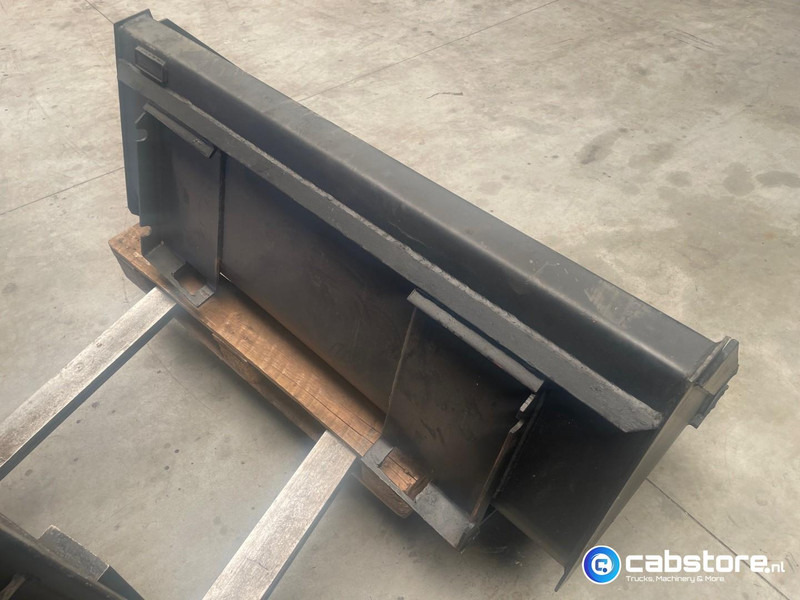 Strickland UK Laadschop Strickland UK Laadschop met Bobcat aansluiting - Balde de Carregadeira: foto 3 Strickland UK Laadschop Strickland UK Laadschop met Bobcat aansluiting - Balde de Carregadeira: foto 3