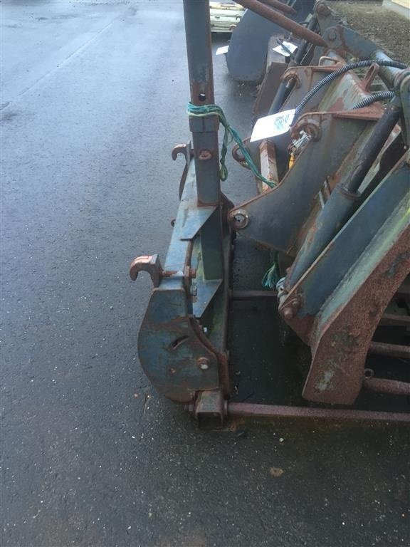 Carregador frontal para o trator Alö storballebreb med opklappelig: foto 1