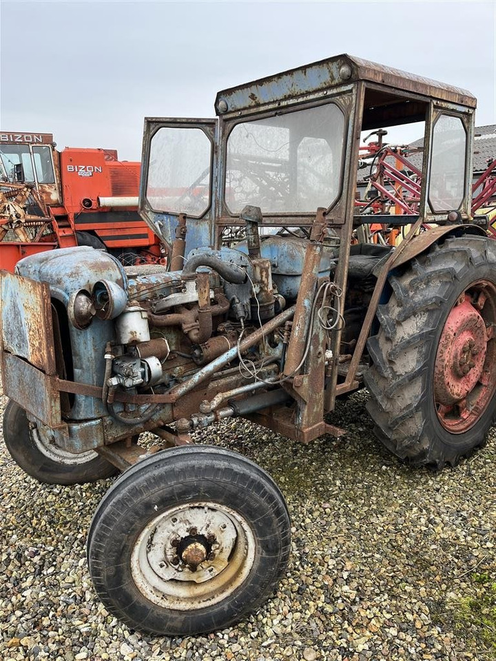Ford Sonstiges - Trator: foto 3 Ford Sonstiges - Trator: foto 3
