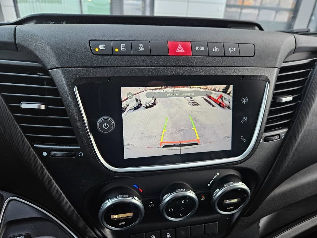 Locação de Iveco Daily 35S16A8V 2x liukuovi Iveco Daily 35S16A8V 2x liukuovi: foto 9 Locação de Iveco Daily 35S16A8V 2x liukuovi Iveco Daily 35S16A8V 2x liukuovi: foto 9