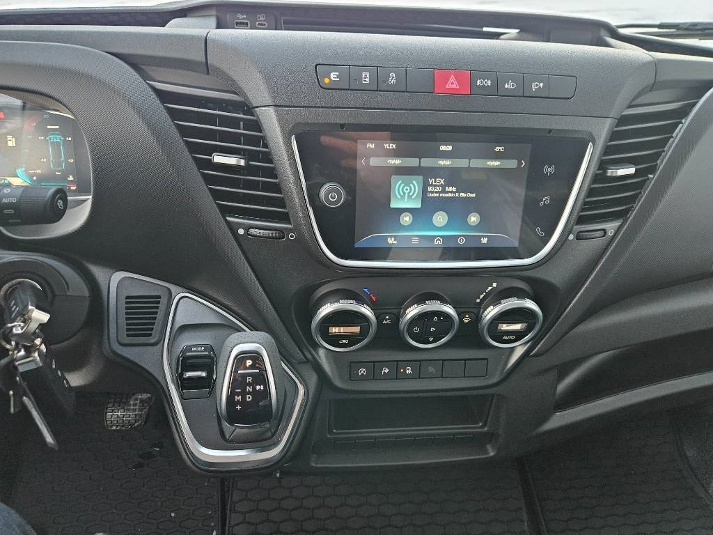 Locação de Iveco Daily 35S16A8V 2x liukuovi Iveco Daily 35S16A8V 2x liukuovi: foto 7 Locação de Iveco Daily 35S16A8V 2x liukuovi Iveco Daily 35S16A8V 2x liukuovi: foto 7