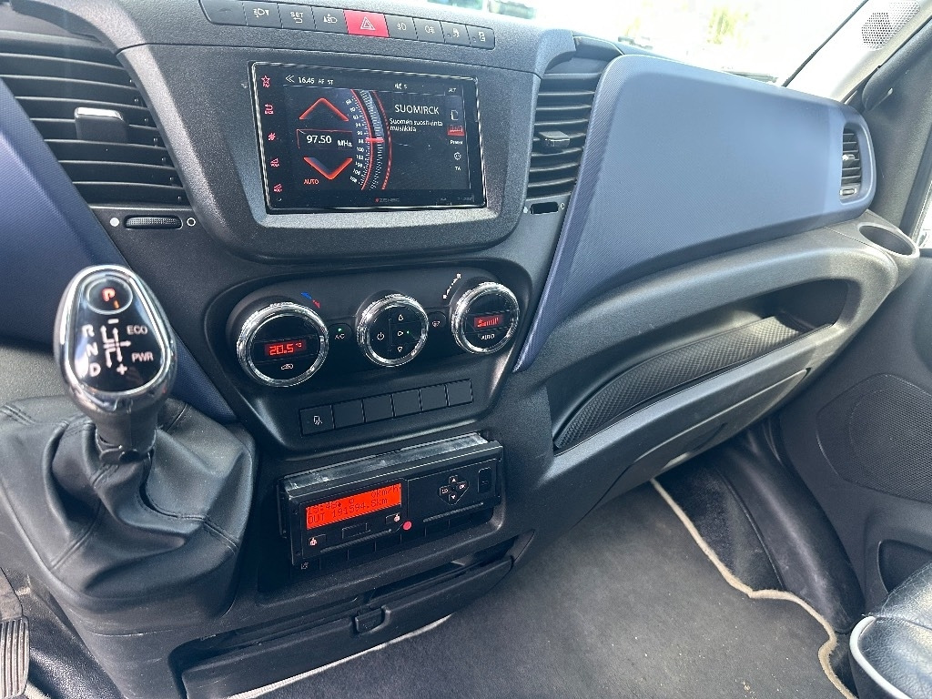 Furgão Iveco Daily 35S18A8 1+5 hlö retkeilyauto: foto 13