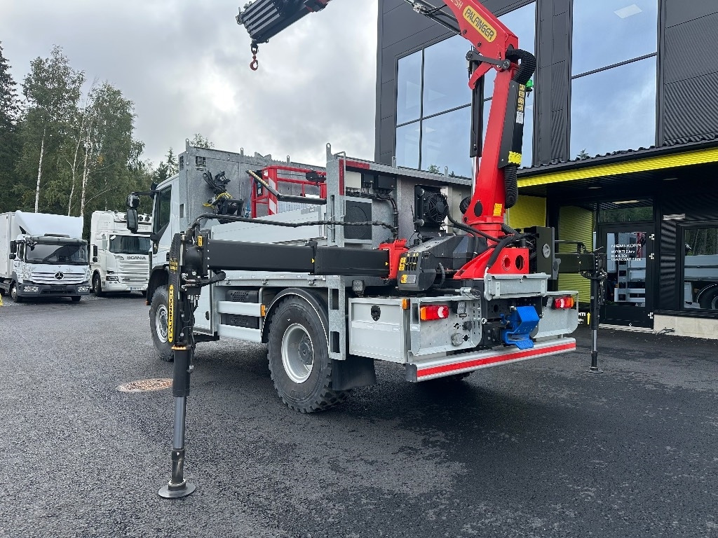 Iveco Eurocargo ML150E28 4x4 sähkölaitos varustein - Caminhão grua: foto 5 Iveco Eurocargo ML150E28 4x4 sähkölaitos varustein - Caminhão grua: foto 5