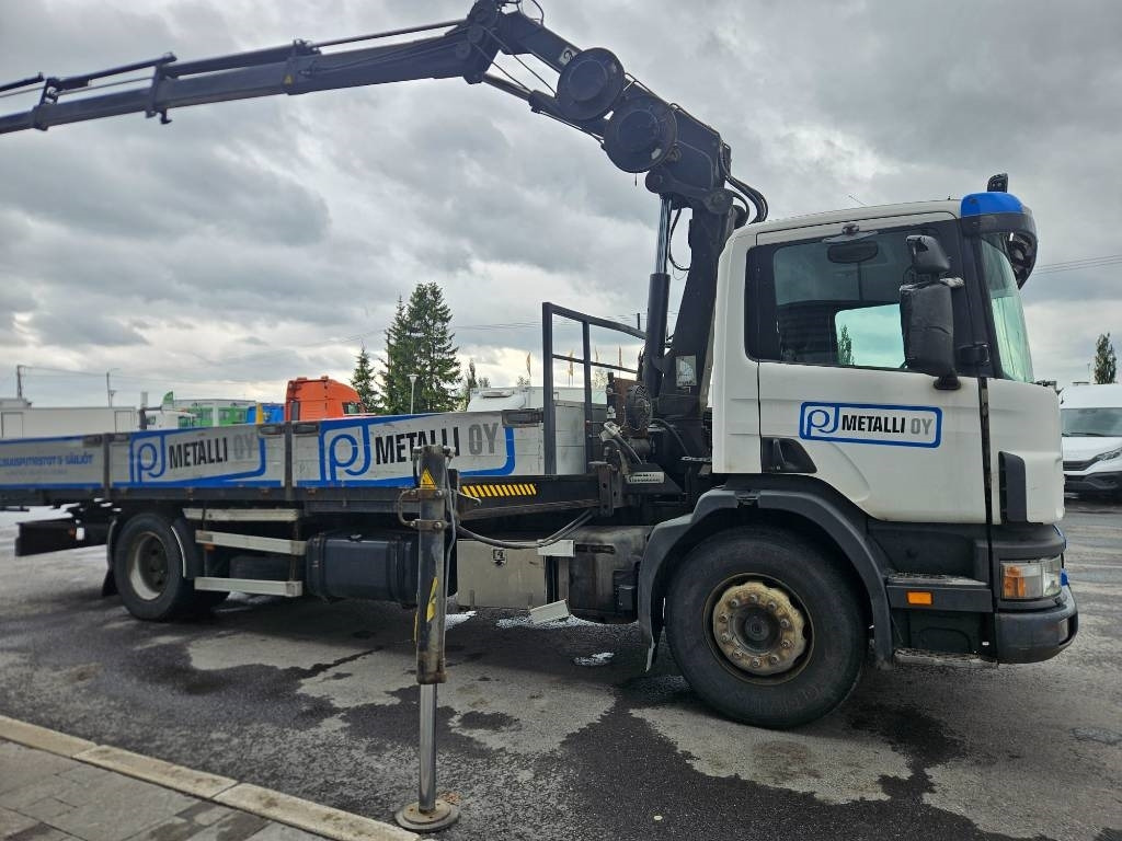 Scania P 94 DB 220 Hiab 135-4 lisähydrauliikalla - Caminhão grua: foto 3 Scania P 94 DB 220 Hiab 135-4 lisähydrauliikalla - Caminhão grua: foto 3