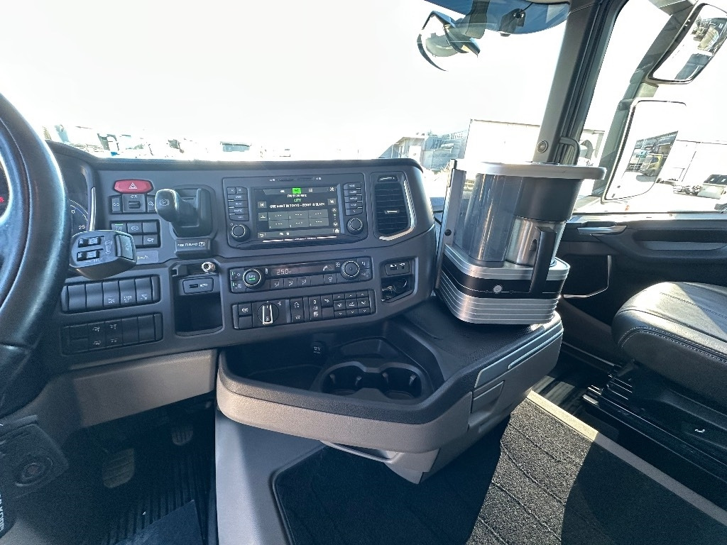 Locação de Scania R 500 6X2  Scania R 500 6X2: foto 18