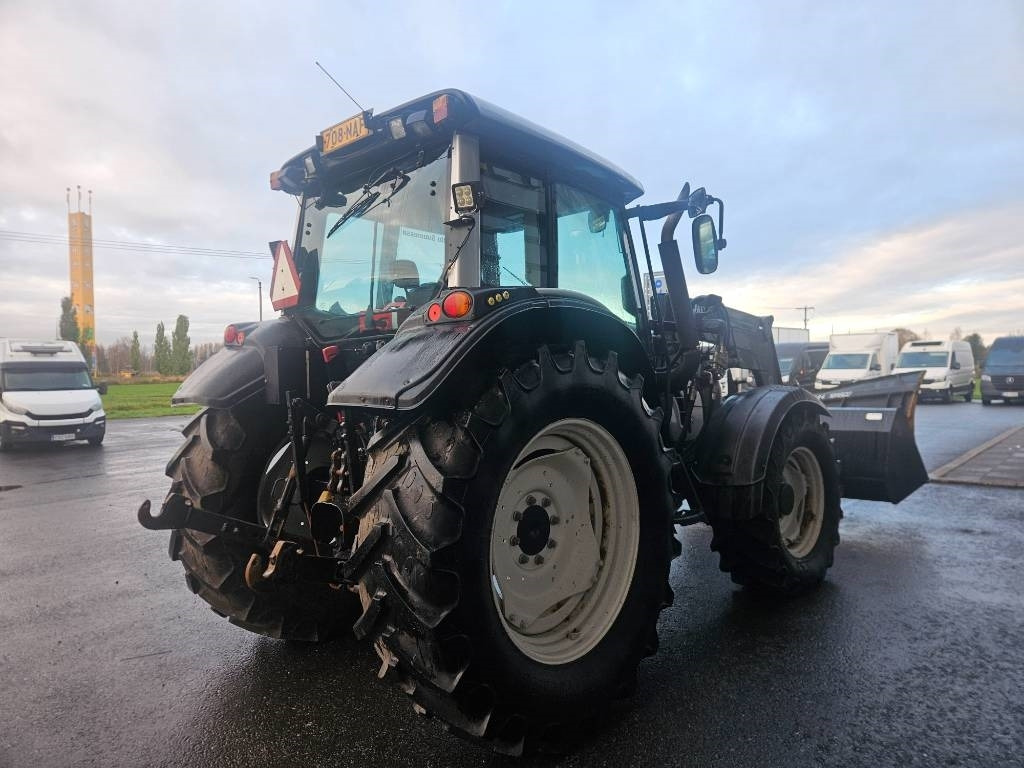 Valtra N121 HT ,53kmh, trukkipiikit, kauha, aura - Trator: foto 5 Valtra N121 HT ,53kmh, trukkipiikit, kauha, aura - Trator: foto 5