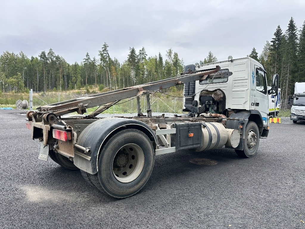 Volvo FM7 4x2 vaijerilaitteilla - Caminhão multibenne: foto 4 Volvo FM7 4x2 vaijerilaitteilla - Caminhão multibenne: foto 4