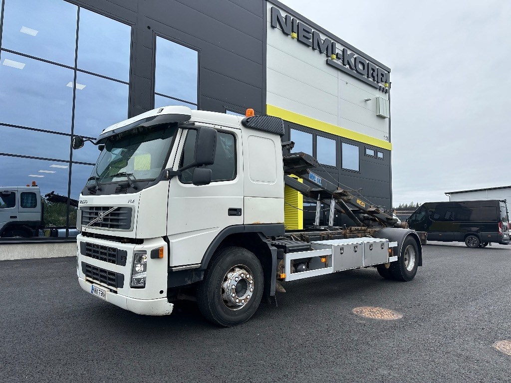 Volvo FM9 4x2 vaijerilaitteilla - Caminhão multibenne: foto 1 Volvo FM9 4x2 vaijerilaitteilla - Caminhão multibenne: foto 1
