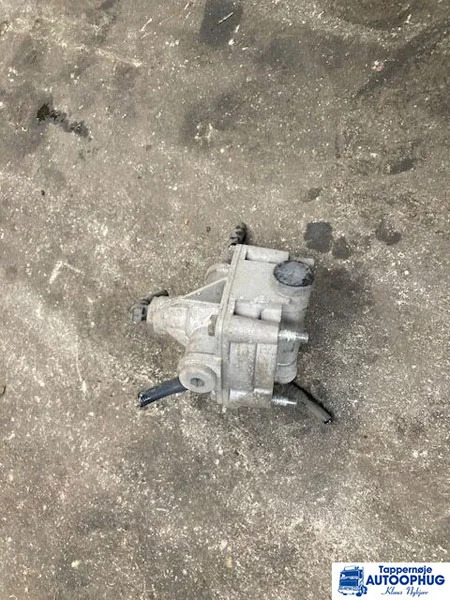 DAF Relay valave – DAF 1808338 - Relé de Caminhão: foto 2 DAF Relay valave – DAF 1808338 - Relé de Caminhão: foto 2