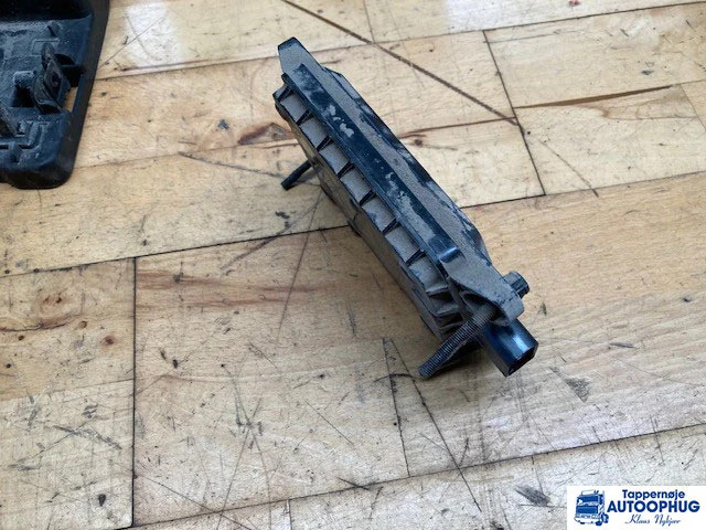 MAN Front radar sensor – MAN 81.27610-0035 - Sistema elétrico de Caminhão: foto 4 MAN Front radar sensor – MAN 81.27610-0035 - Sistema elétrico de Caminhão: foto 4