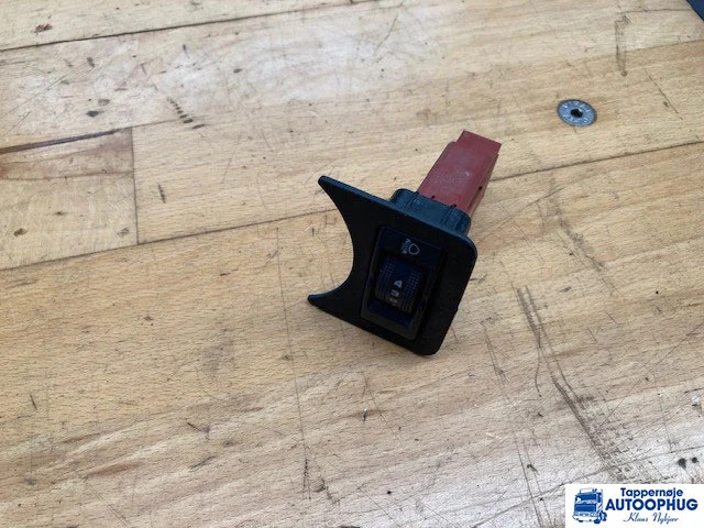 MAN Lys justerkontakt – MAN 81.25907-0333 - Sistema elétrico de Caminhão: foto 1 MAN Lys justerkontakt – MAN 81.25907-0333 - Sistema elétrico de Caminhão: foto 1