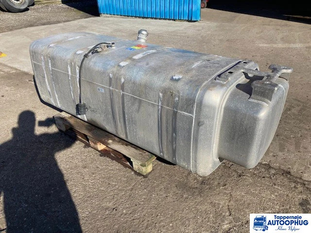 Scania Diesel tank 1000 liter Scania 1896480 - Tanque de combustível de Caminhão: foto 2 Scania Diesel tank 1000 liter Scania 1896480 - Tanque de combustível de Caminhão: foto 2