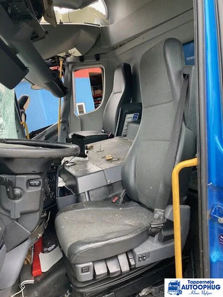 Caminhão furgão Scania P320 4X2: foto 7 Caminhão furgão Scania P320 4X2: foto 7