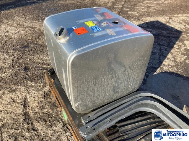 Scania diesel tank 300ltr Scania 2167505 - Tanque de combustível de Caminhão: foto 3 Scania diesel tank 300ltr Scania 2167505 - Tanque de combustível de Caminhão: foto 3