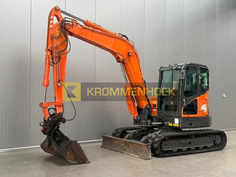 Doosan DX 85R-3 - Mini escavadeira: foto 2 Doosan DX 85R-3 - Mini escavadeira: foto 2