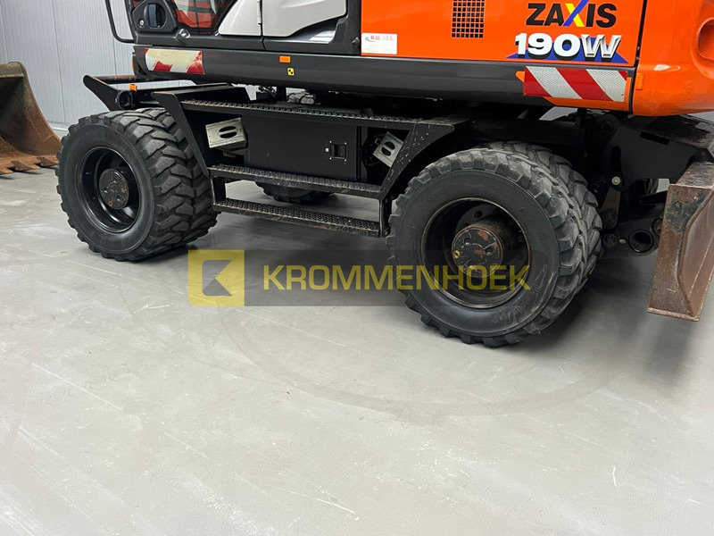 Escavadeira de rodas Hitachi ZX 190 W-6: foto 13