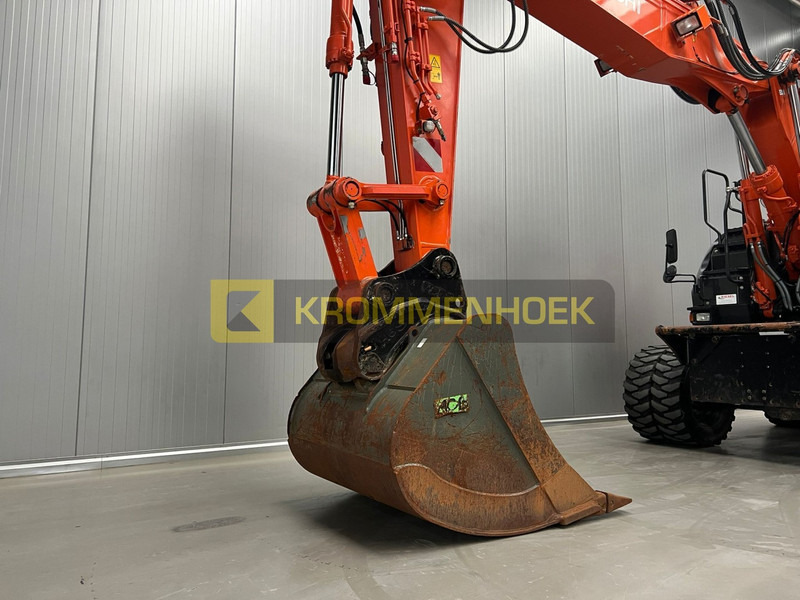 Escavadeira de rodas Hitachi ZX 190 W-6: foto 8