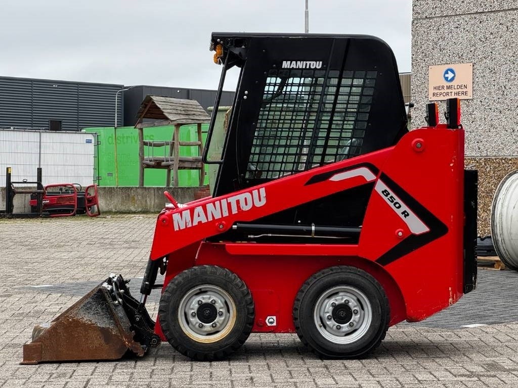 Manitou 850R, 2021, 365 hours! - Mini escavadeira: foto 2 Manitou 850R, 2021, 365 hours! - Mini escavadeira: foto 2