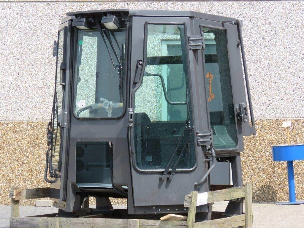 New Holland CE - Cabine de Máquina de construção: foto 2 New Holland CE - Cabine de Máquina de construção: foto 2