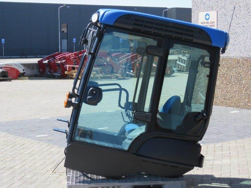 New Holland TK - Cabine de Máquina de construção: foto 3 New Holland TK - Cabine de Máquina de construção: foto 3