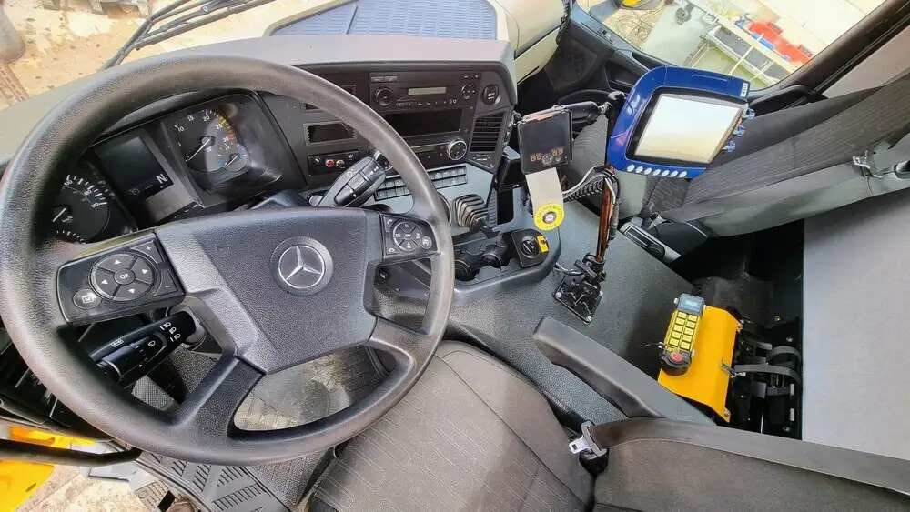 MERCEDES-BENZ Arocs 1824 / Cuthbertson MPB-18 - Caminhão basculante: foto 5 MERCEDES-BENZ Arocs 1824 / Cuthbertson MPB-18 - Caminhão basculante: foto 5