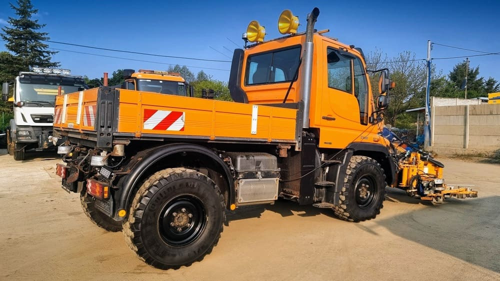 MERCEDES-BENZ Unimog U300 - Veículo municipal/ Especial: foto 5 MERCEDES-BENZ Unimog U300 - Veículo municipal/ Especial: foto 5