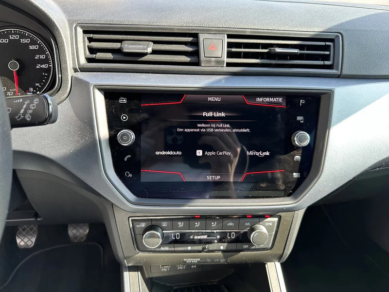 Hatchback SEAT Arona 1.0 TSI Style Business Intense Carplay Dealeronderhouden Cruise Clima Navi Camera: foto 17