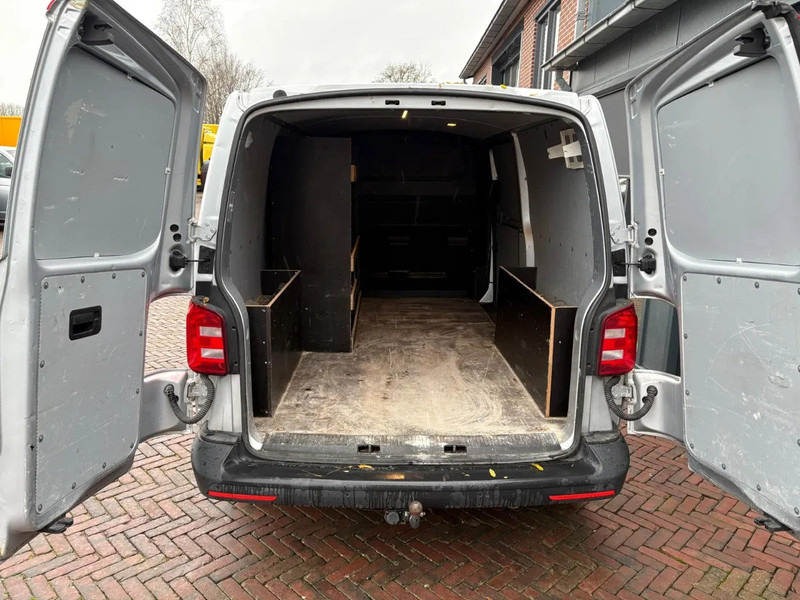 Volkswagen Transporter Lichte Schade 2.0 tdi L2 Carplay Parkeersensoren Dealeronderhouden NAP - Furgão compacto: foto 5 Volkswagen Transporter Lichte Schade 2.0 tdi L2 Carplay Parkeersensoren Dealeronderhouden NAP - Furgão compacto: foto 5