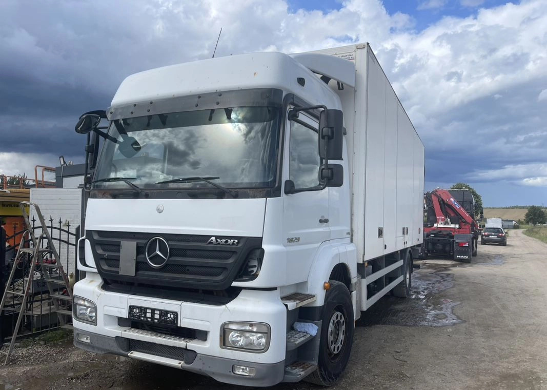 MERCEDES-BENZ AXOR PRZEBIEG TYLKO 322000 KM!!!! - Caminhão isotérmico: foto 5 MERCEDES-BENZ AXOR PRZEBIEG TYLKO 322000 KM!!!! - Caminhão isotérmico: foto 5