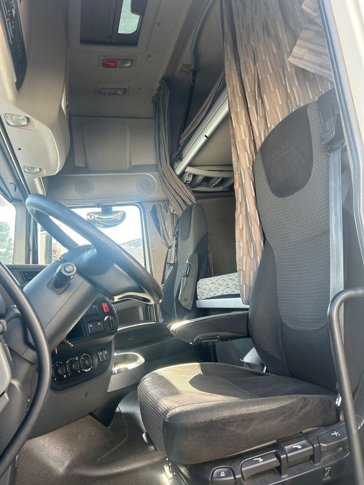 Tractor DAF XF 460 XF460 Super Space Cab: foto 10 Tractor DAF XF 460 XF460 Super Space Cab: foto 10