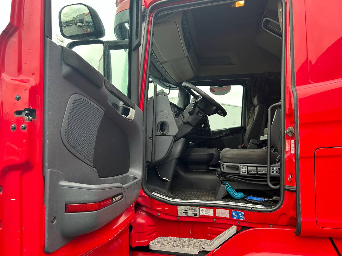Scania R580 V8 R580 v8 Topline Retarder Full Airsuspension Double Glass - Tractor: foto 4 Scania R580 V8 R580 v8 Topline Retarder Full Airsuspension Double Glass - Tractor: foto 4