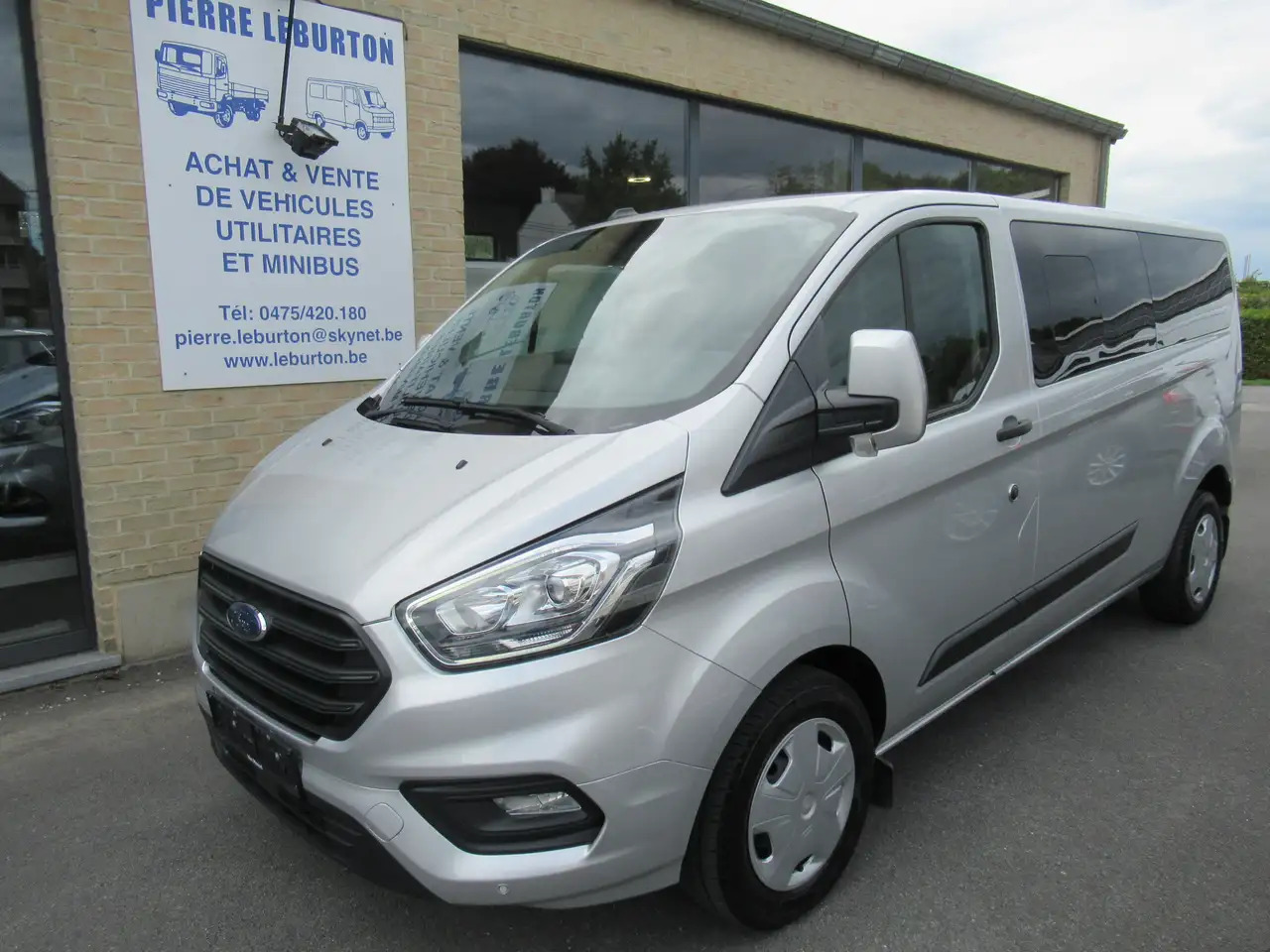 Ford Transit Custom 2.0 TDCi L2H1 Ambiente 23900€+TVA/BTW - Furgão de passageiros: foto 1 Ford Transit Custom 2.0 TDCi L2H1 Ambiente 23900€+TVA/BTW - Furgão de passageiros: foto 1