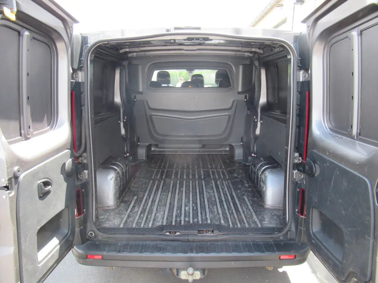 Renault Trafic L2 DBLE CAB NAVI CLIM 14000€+TVA/BTW - Furgão, Carrinha cabine dupla: foto 5 Renault Trafic L2 DBLE CAB NAVI CLIM 14000€+TVA/BTW - Furgão, Carrinha cabine dupla: foto 5