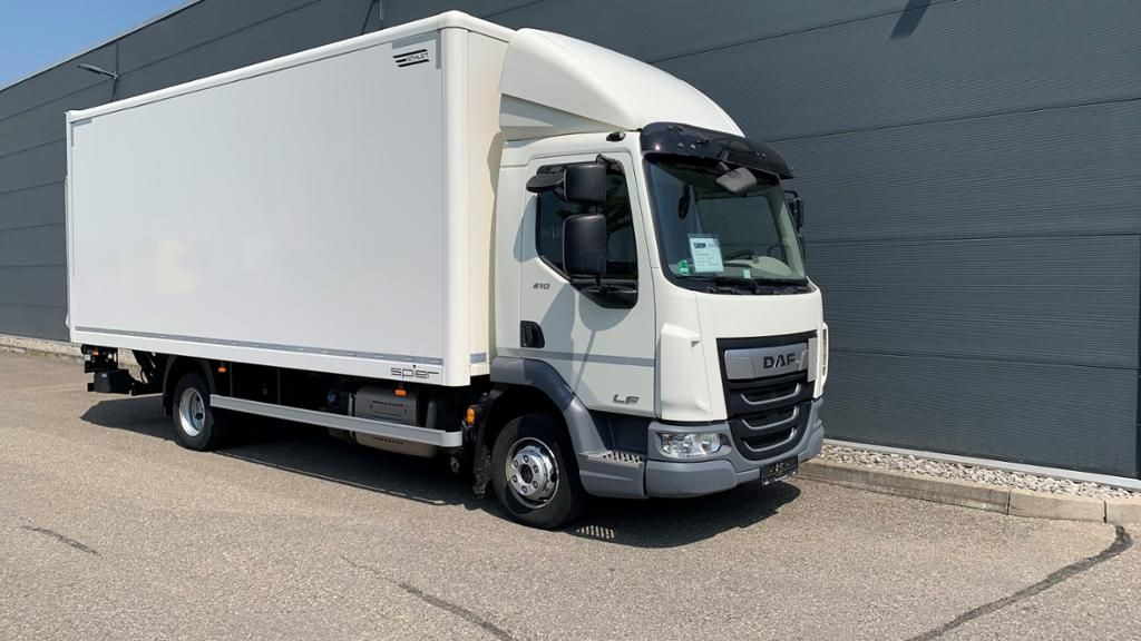 DAF LF 210 Koffer 7,49 to Klima Luftfederung LBW - Carrinha de contentor: foto 1 DAF LF 210 Koffer 7,49 to Klima Luftfederung LBW - Carrinha de contentor: foto 1