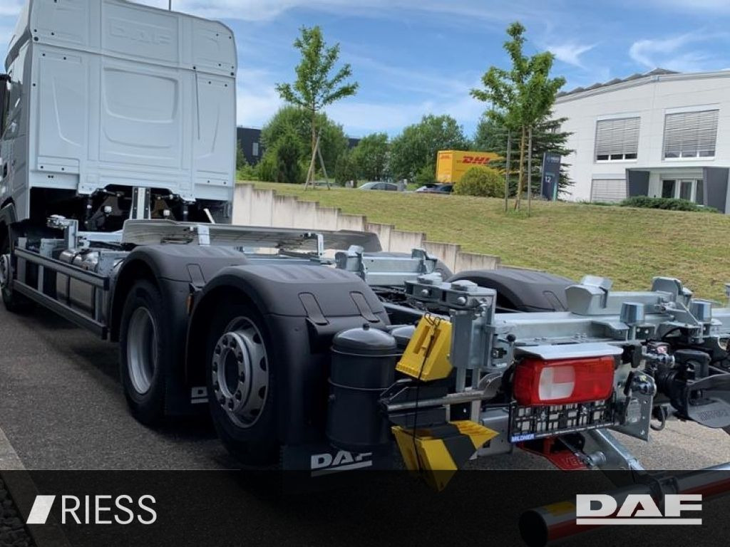 DAF XG 480 FAN 6X2 Multiwechsler 1120-1320 mm 2xAHK - Caminhão transportador de contêineres/ Caixa móvel: foto 3 DAF XG 480 FAN 6X2 Multiwechsler 1120-1320 mm 2xAHK - Caminhão transportador de contêineres/ Caixa móvel: foto 3