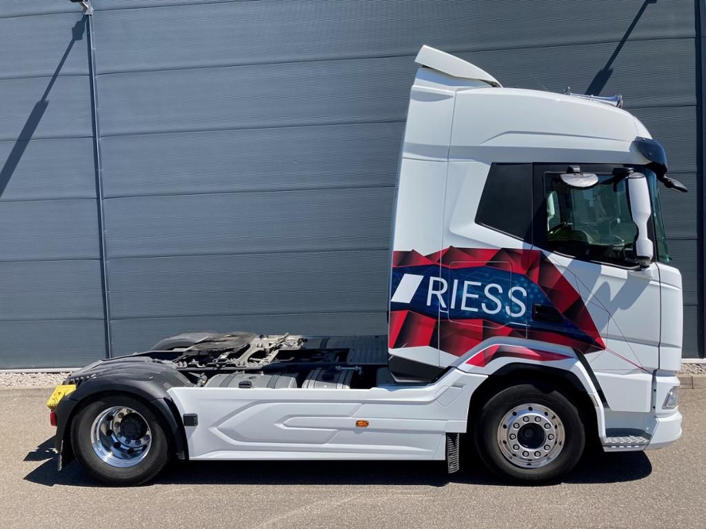 DAF XF 530 FT Alcoa Hydraulik LED Intarder ADR AT - Tractor: foto 2 DAF XF 530 FT Alcoa Hydraulik LED Intarder ADR AT - Tractor: foto 2
