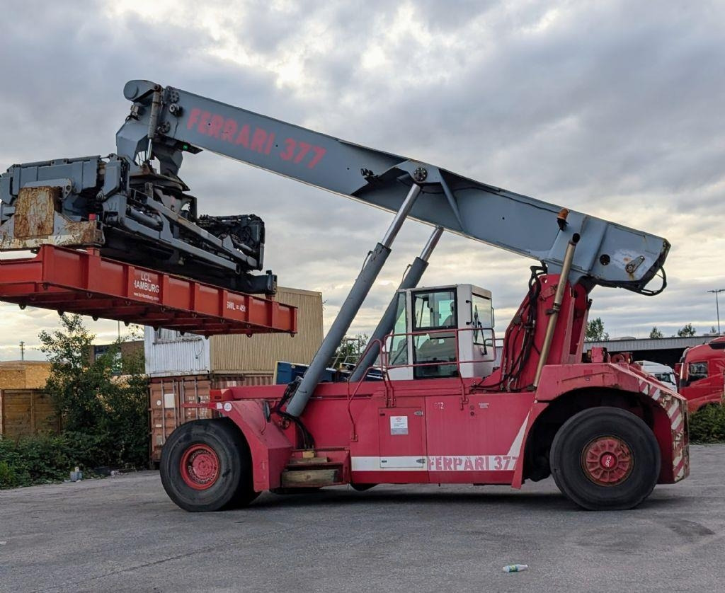 CVS Ferrari F377.5 PB - Reachstacker porta contentores: foto 3 CVS Ferrari F377.5 PB - Reachstacker porta contentores: foto 3