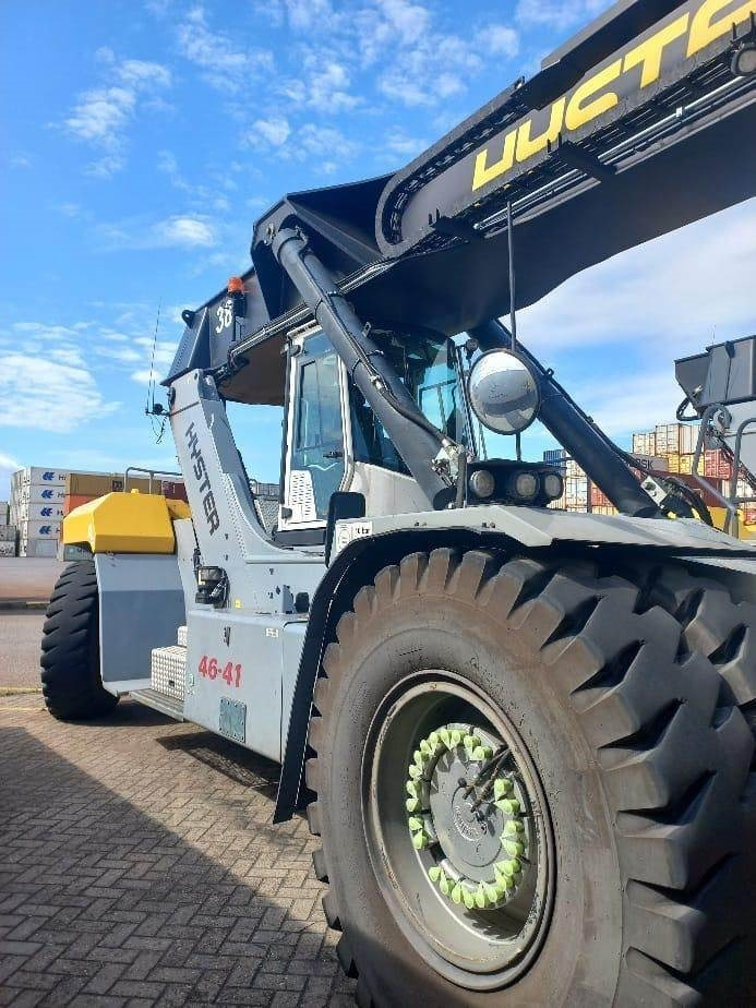 Hyster RS46-41XD/67S - Reachstacker porta contentores: foto 1 Hyster RS46-41XD/67S - Reachstacker porta contentores: foto 1
