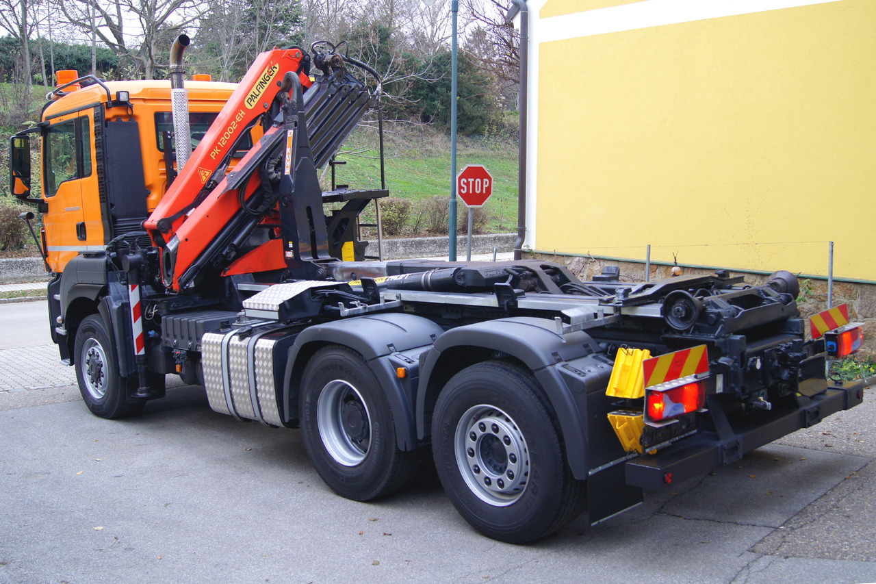 MAN TGS 28.400 BL 6x4-4/PK 12002 D/PALIFT/Winterdienst/Streuer/Pflug - Caminhão polibenne, Caminhão grua: foto 3 MAN TGS 28.400 BL 6x4-4/PK 12002 D/PALIFT/Winterdienst/Streuer/Pflug - Caminhão polibenne, Caminhão grua: foto 3