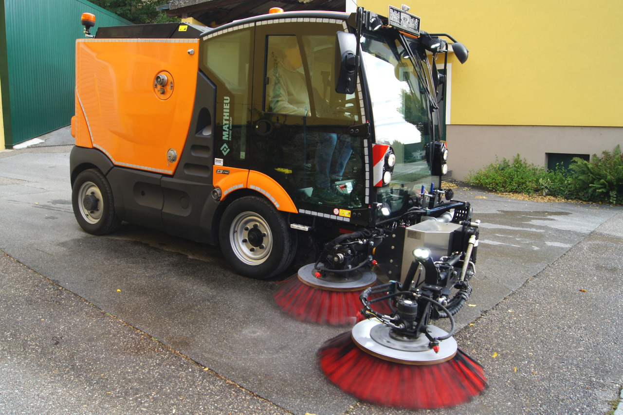 MATHIEU Azura Flex MC210 3-rd brush / EURO 6 / TÜV - Varredora urbana: foto 2 MATHIEU Azura Flex MC210 3-rd brush / EURO 6 / TÜV - Varredora urbana: foto 2