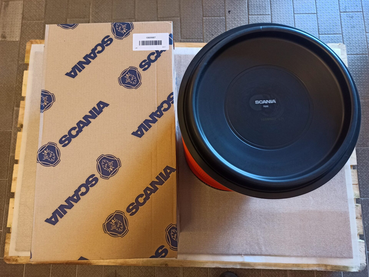 SCANIA AIR FILTER - 1869987 - Filtro de ar de Caminhão: foto 1 SCANIA AIR FILTER - 1869987 - Filtro de ar de Caminhão: foto 1