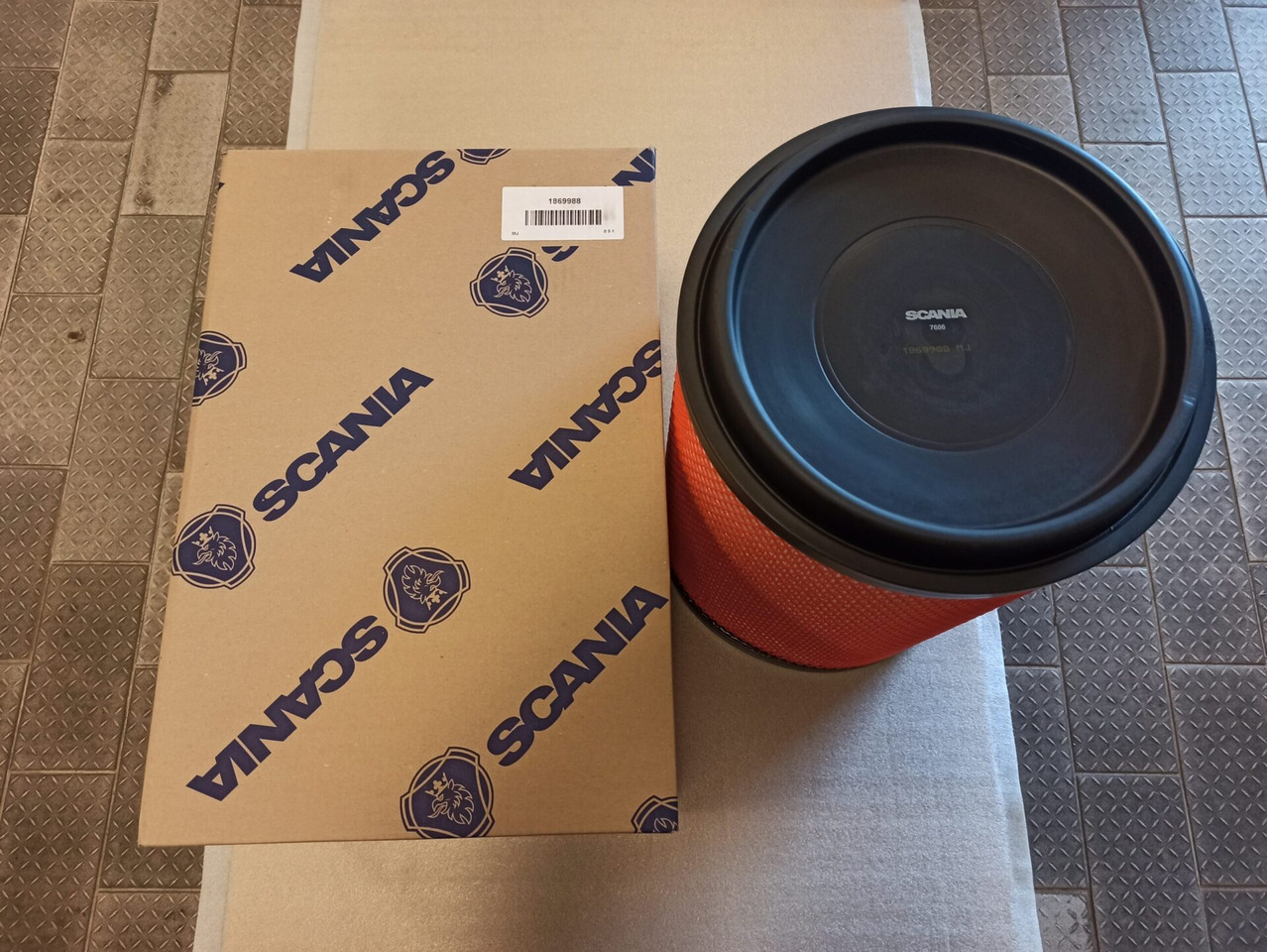 SCANIA AIR FILTER - 1869988 - Filtro de ar de Caminhão: foto 1 SCANIA AIR FILTER - 1869988 - Filtro de ar de Caminhão: foto 1