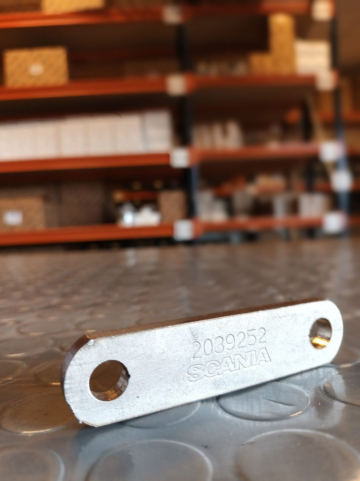SCANIA BRACKET - 2039252 - Suporte de motor de Caminhão: foto 1 SCANIA BRACKET - 2039252 - Suporte de motor de Caminhão: foto 1