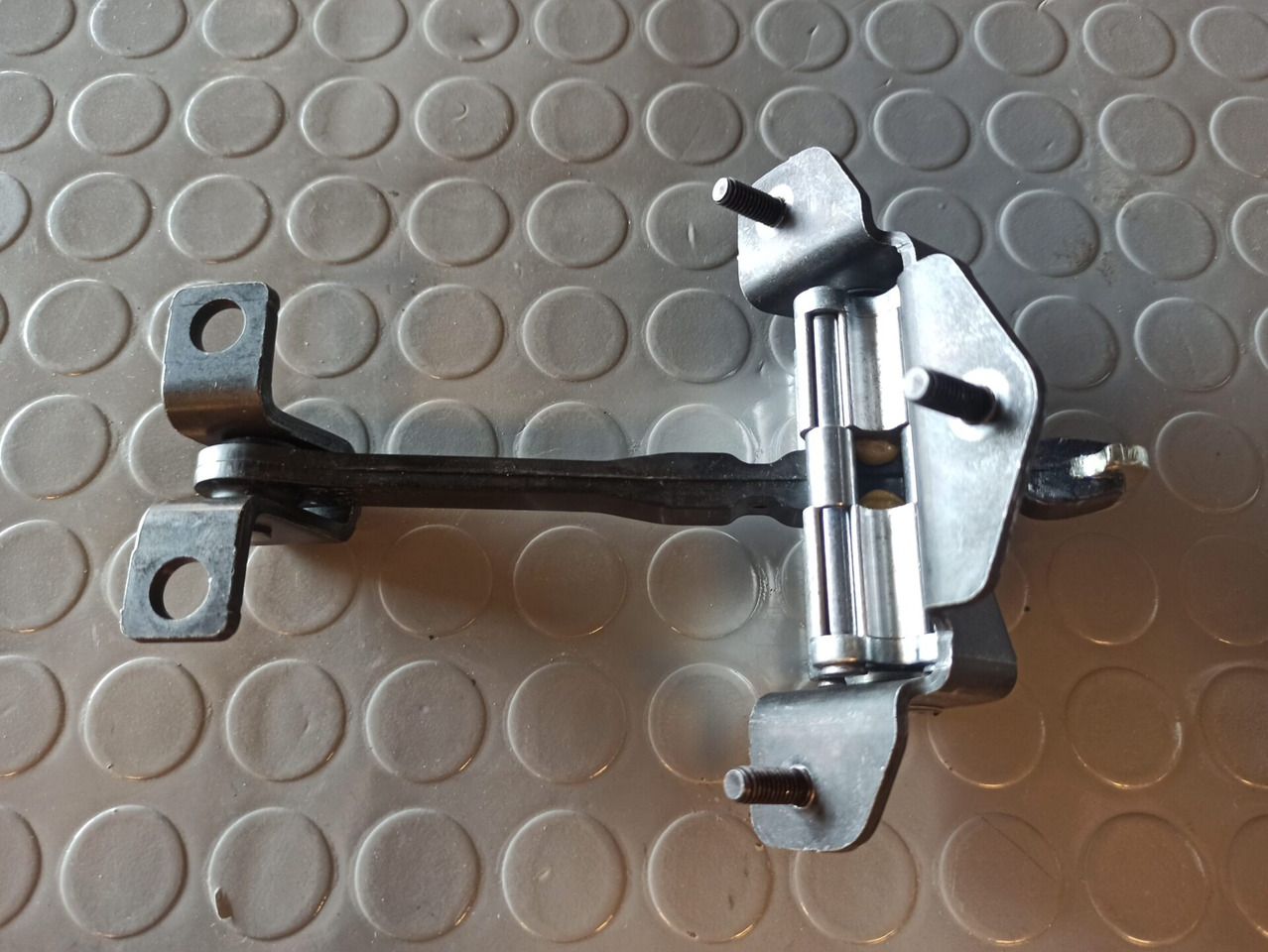 SCANIA DOOR STOP - 1930649 - Porta e peças de Caminhão: foto 1 SCANIA DOOR STOP - 1930649 - Porta e peças de Caminhão: foto 1