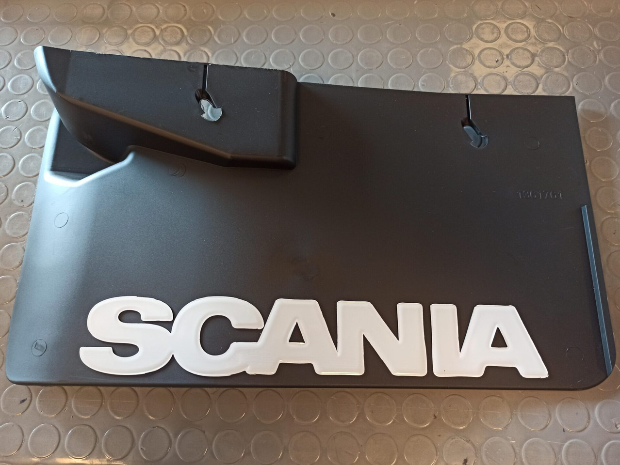 SCANIA MUDFLAP 144L - 1361761 - Para-lama de Caminhão: foto 1 SCANIA MUDFLAP 144L - 1361761 - Para-lama de Caminhão: foto 1