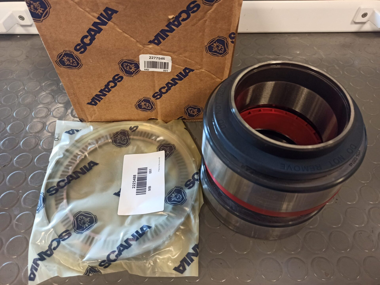 SCANIA WHEEL BEARING UNIT - 2277946 - Eixo e peças de Caminhão: foto 1 SCANIA WHEEL BEARING UNIT - 2277946 - Eixo e peças de Caminhão: foto 1