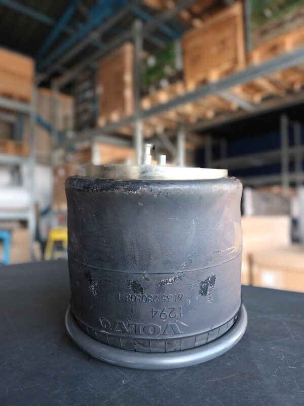 VOLVO AIR SPRING 22025552 - Suspensão de Caminhão: foto 1 VOLVO AIR SPRING 22025552 - Suspensão de Caminhão: foto 1