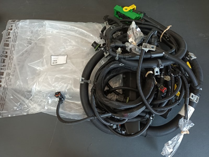 VOLVO CABLE HARNESS - 23618037 - Cables/ Wire harness de Caminhão: foto 1 VOLVO CABLE HARNESS - 23618037 - Cables/ Wire harness de Caminhão: foto 1