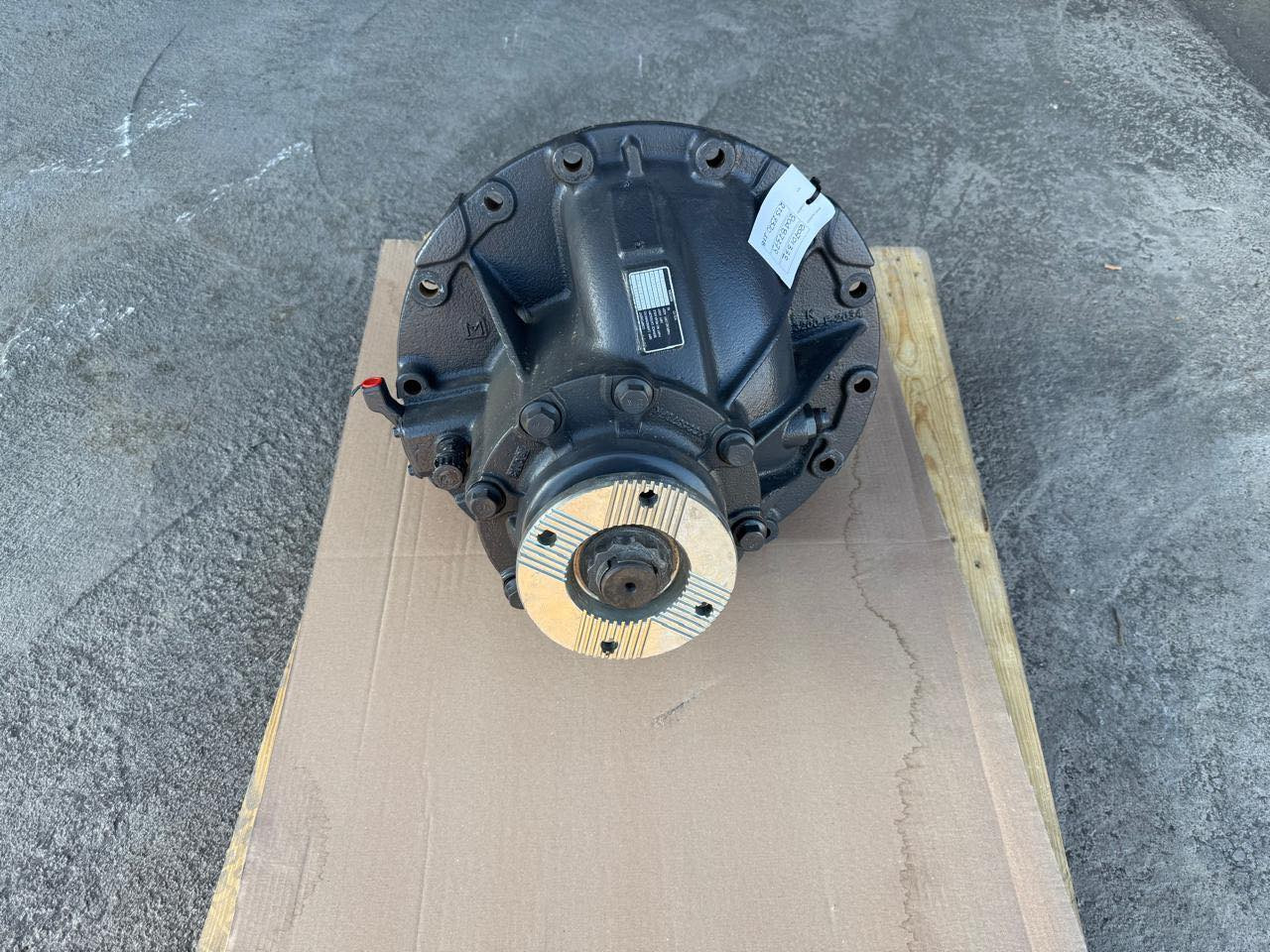 VOLVO Differential Groups 20701332 / 20487379 - Eixo e peças de Caminhão: foto 1 VOLVO Differential Groups 20701332 / 20487379 - Eixo e peças de Caminhão: foto 1